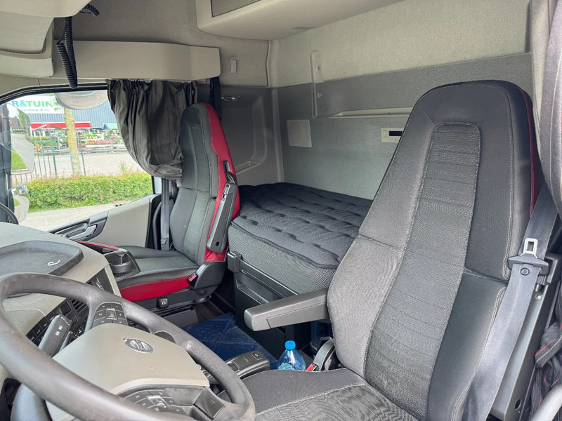 Влекач Volvo FH 460 6X2 PALFINGER 2300 + REMOTE CONTROL: снимка 12 Влекач Volvo FH 460 6X2 PALFINGER 2300 + REMOTE CONTROL: снимка 12