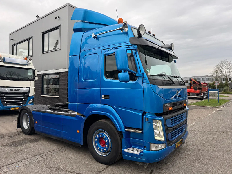 Volvo FM 370 4X2 SPOILERS EURO 6 SKIRTS HOLLAND TRUCK TÜV TILL 09-2025 - Влекач: снимка 3 Volvo FM 370 4X2 SPOILERS EURO 6 SKIRTS HOLLAND TRUCK TÜV TILL 09-2025 - Влекач: снимка 3