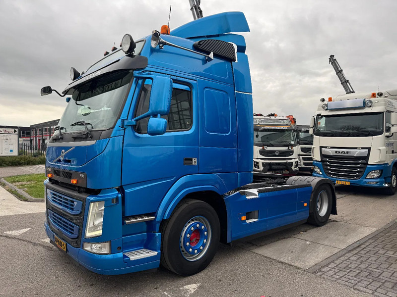 Volvo FM 370 4X2 SPOILERS EURO 6 SKIRTS HOLLAND TRUCK TÜV TILL 09-2025 - Влекач: снимка 1 Volvo FM 370 4X2 SPOILERS EURO 6 SKIRTS HOLLAND TRUCK TÜV TILL 09-2025 - Влекач: снимка 1