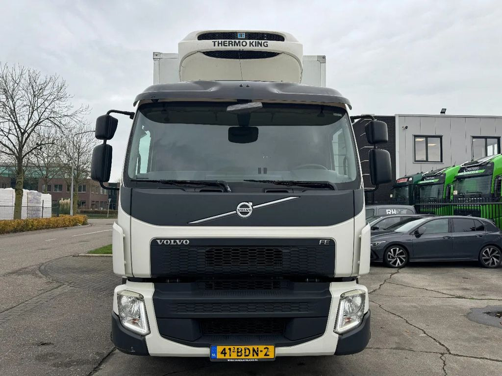 Volvo FE 250 4X2 - EURO 6 + THERMOKING T-500R + DHOLLA - Рефрижератор камион: снимка 2 Volvo FE 250 4X2 - EURO 6 + THERMOKING T-500R + DHOLLA - Рефрижератор камион: снимка 2