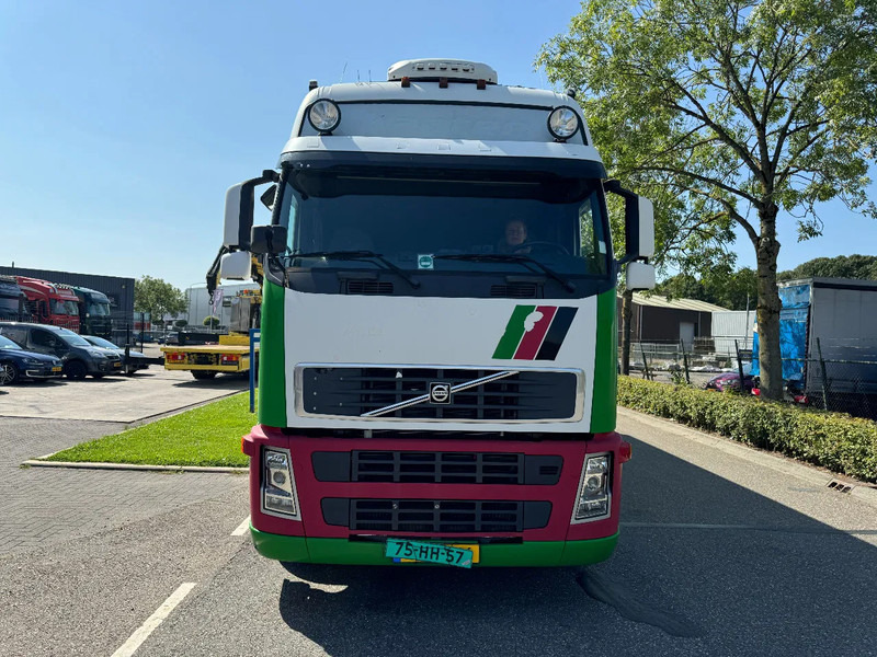 Volvo FH 12.420 6X2 - EURO 3 + HANGER NETAM-FRUEHAUF + THERMOKING + DHOLLANDIA LIFT - Рефрижератор камион: снимка 2 Volvo FH 12.420 6X2 - EURO 3 + HANGER NETAM-FRUEHAUF + THERMOKING + DHOLLANDIA LIFT - Рефрижератор камион: снимка 2