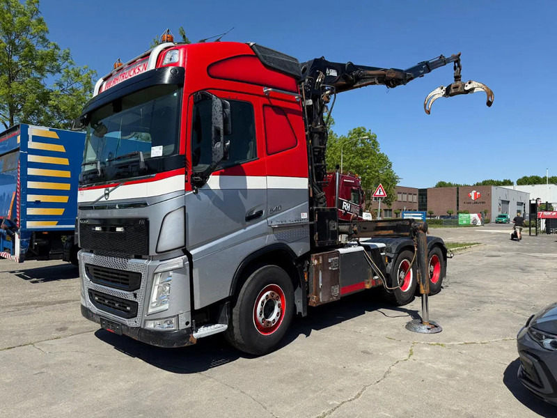 Volvo FH 540 6X4 - EURO 6 + PALFINGER EPSILON S260Z96 - Камион с кран: снимка 2 Volvo FH 540 6X4 - EURO 6 + PALFINGER EPSILON S260Z96 - Камион с кран: снимка 2