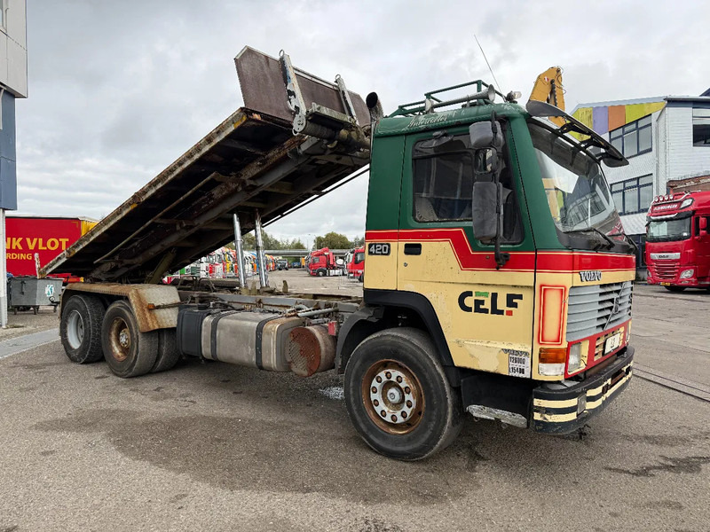 Volvo FL 12.420 6X2 MANUAL GEAR / FULL STEEL SUSP. / 10 TYRES / HUB REDUCT. + CABLELIFT TIPPER + CONTAINER FLATBED - Камион с кабелна система: снимка 3 Volvo FL 12.420 6X2 MANUAL GEAR / FULL STEEL SUSP. / 10 TYRES / HUB REDUCT. + CABLELIFT TIPPER + CONTAINER FLATBED - Камион с кабелна система: снимка 3