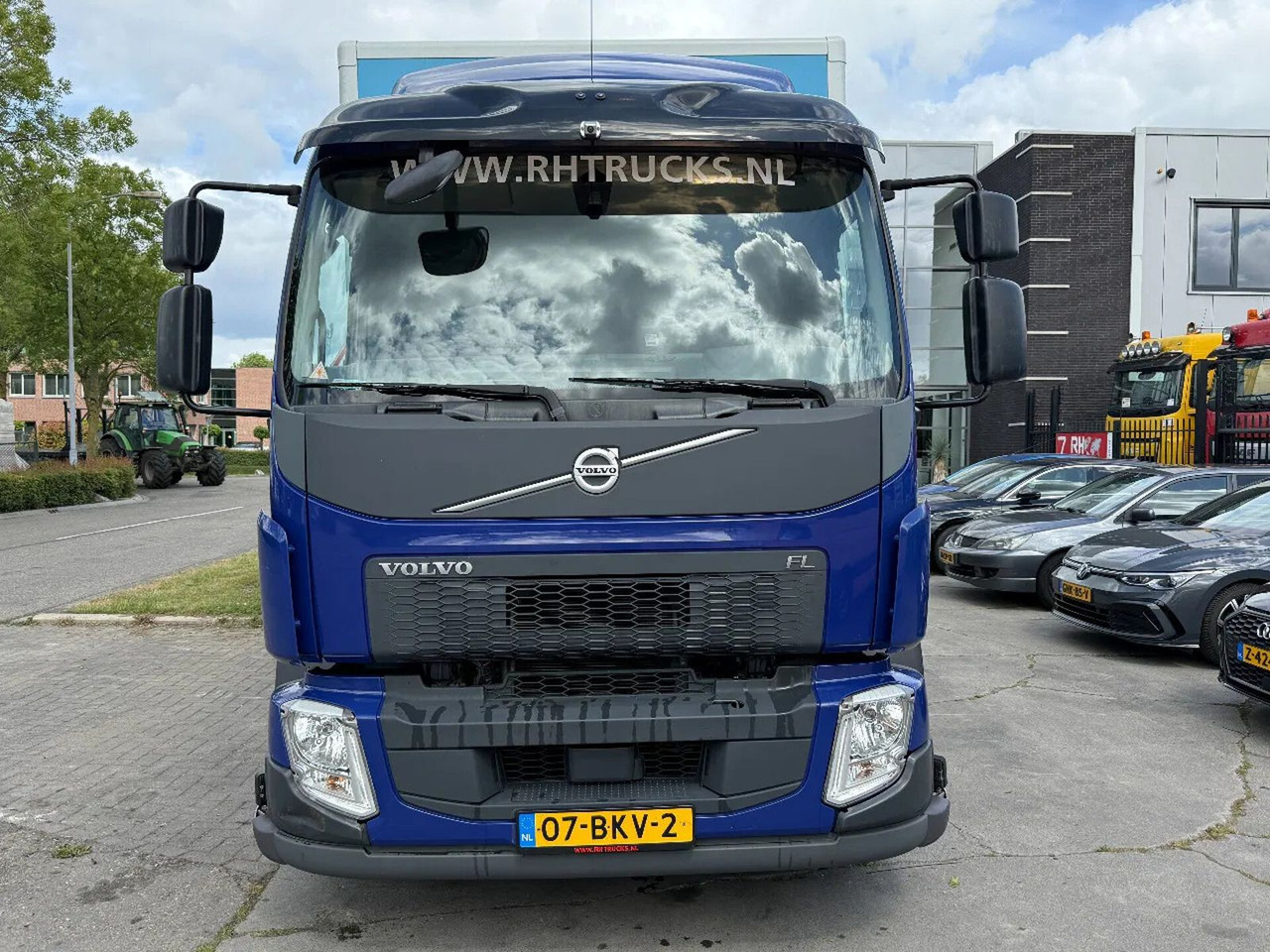 Volvo FL 250 18 TON - ONLY 169.291 KM + DHOLLANDIA LIF - Камион фургон: снимка 2 Volvo FL 250 18 TON - ONLY 169.291 KM + DHOLLANDIA LIF - Камион фургон: снимка 2
