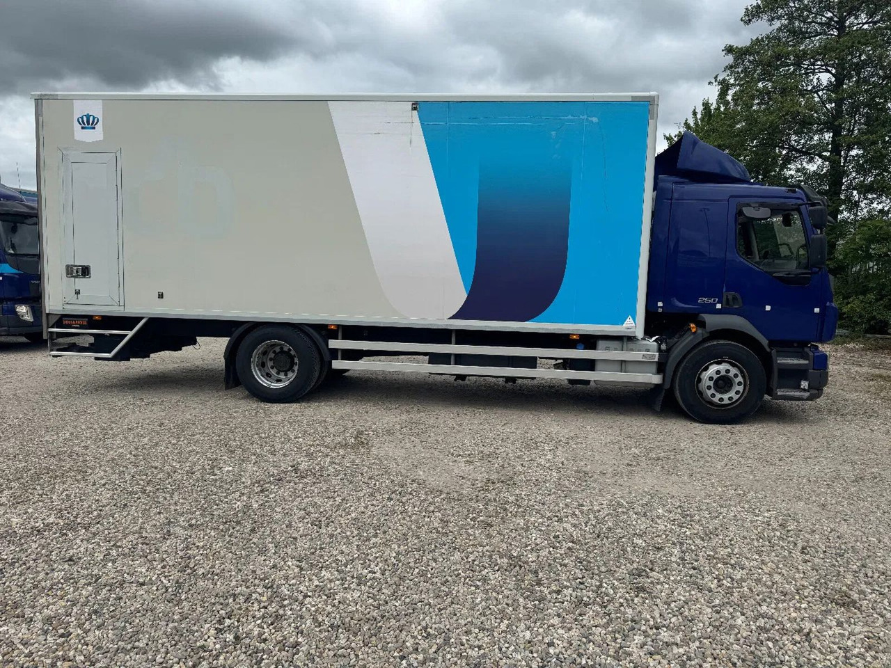Камион фургон Volvo FL 250 4X2 3 UNITS CARGO LOCK + DHOLLANDIA LIFT: снимка 8