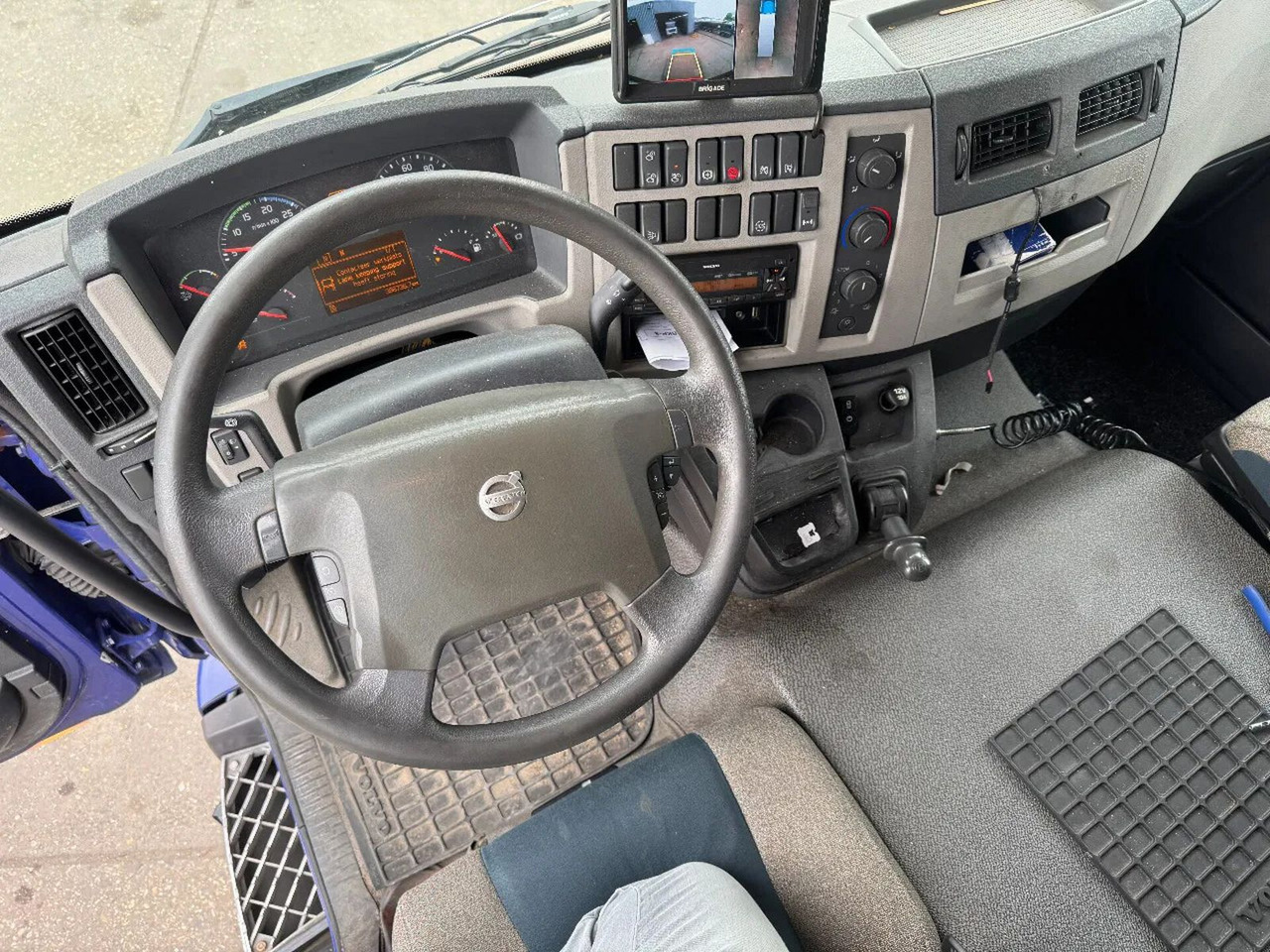 Камион фургон Volvo FL 250 4X2 3 UNITS CARGO LOCK + DHOLLANDIA LIFT: снимка 12