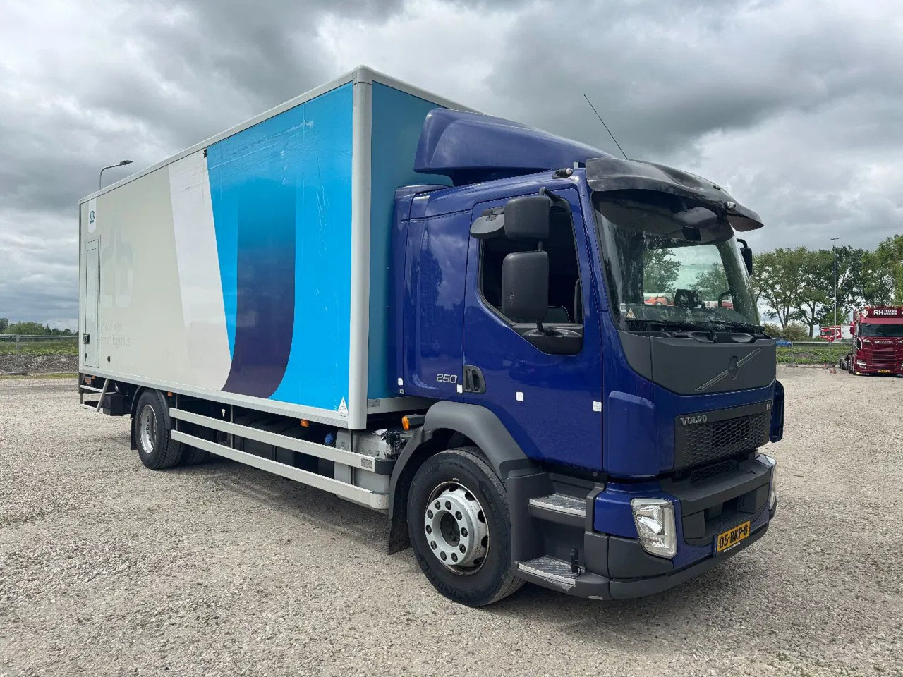 Камион фургон Volvo FL 250 4X2 3 UNITS CARGO LOCK + DHOLLANDIA LIFT: снимка 7