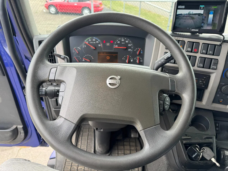 Камион фургон Volvo FL 250 4X2 - EURO 6 + DHOLLANDIA LIFT + TÜV 05-2026: снимка 15