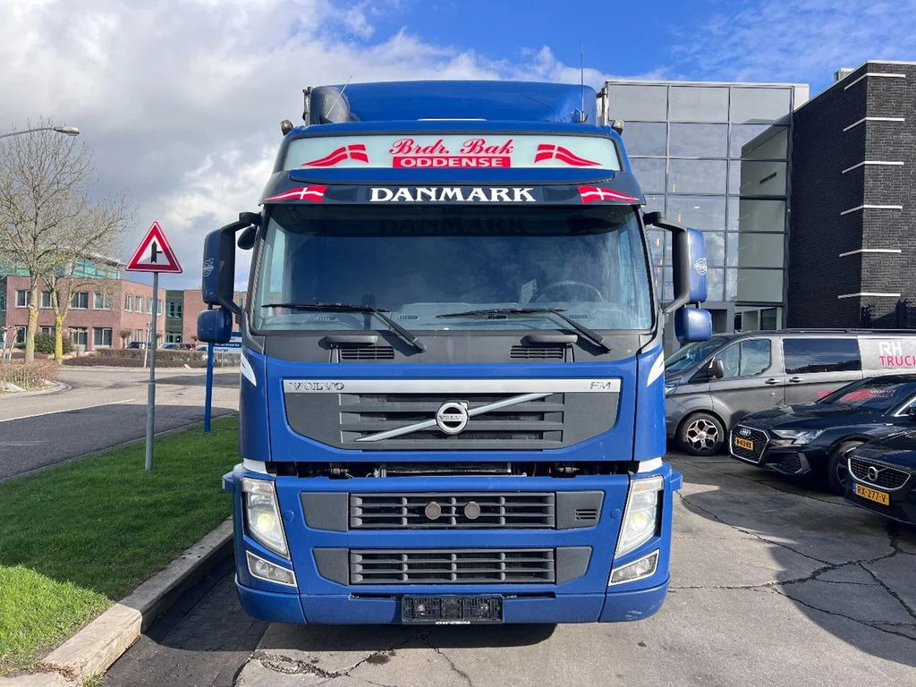 Volvo FM 370 4X2 EURO5 720x250x273 LOAD-LIFT - Камион с брезент: снимка 2 Volvo FM 370 4X2 EURO5 720x250x273 LOAD-LIFT - Камион с брезент: снимка 2