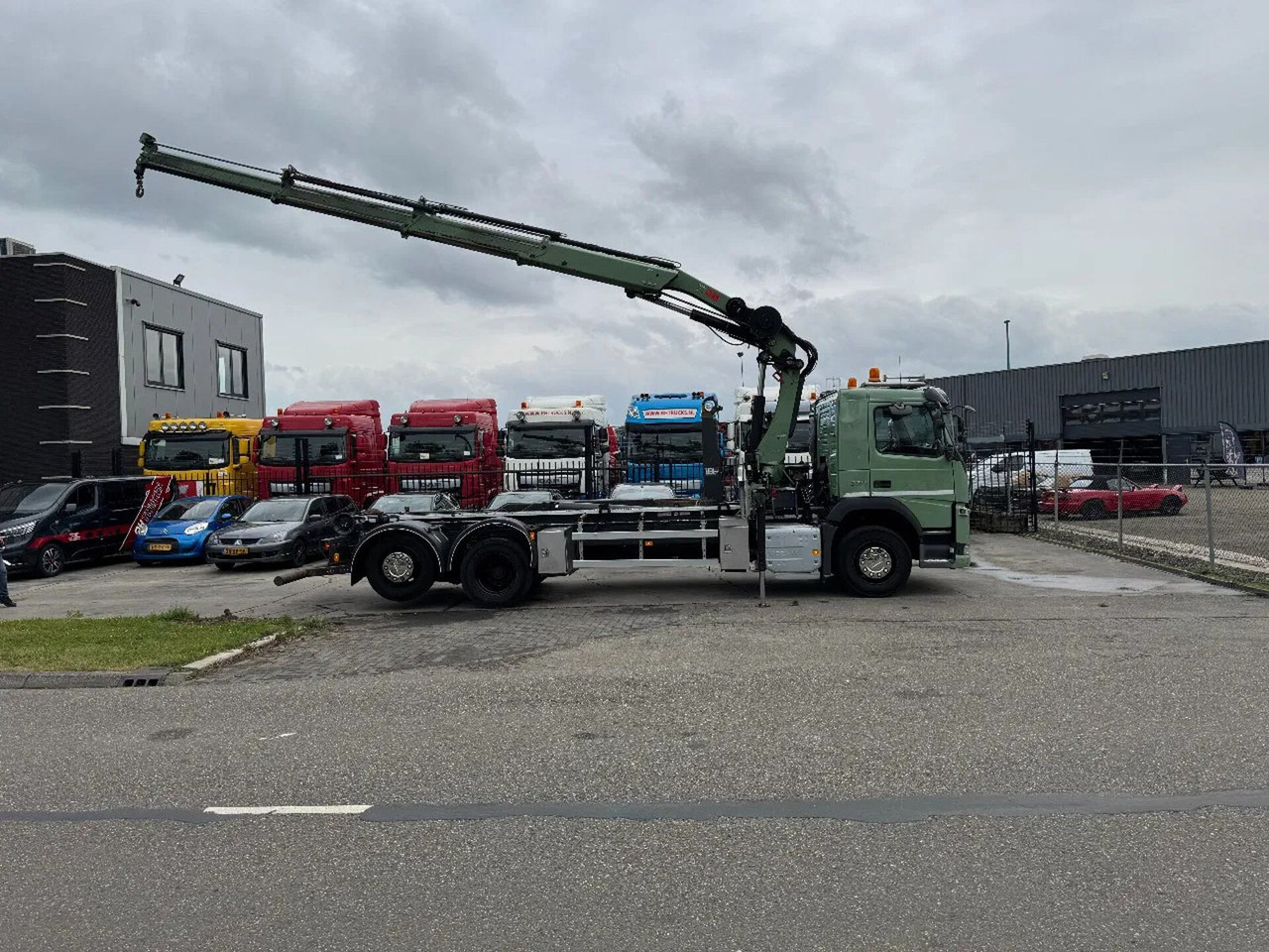Volvo FM 370 6X2 VDL 21T HOOK + HIAB 211 + REMOTE CONT - Мултилифт с кука камион, Камион с кран: снимка 2 Volvo FM 370 6X2 VDL 21T HOOK + HIAB 211 + REMOTE CONT - Мултилифт с кука камион, Камион с кран: снимка 2
