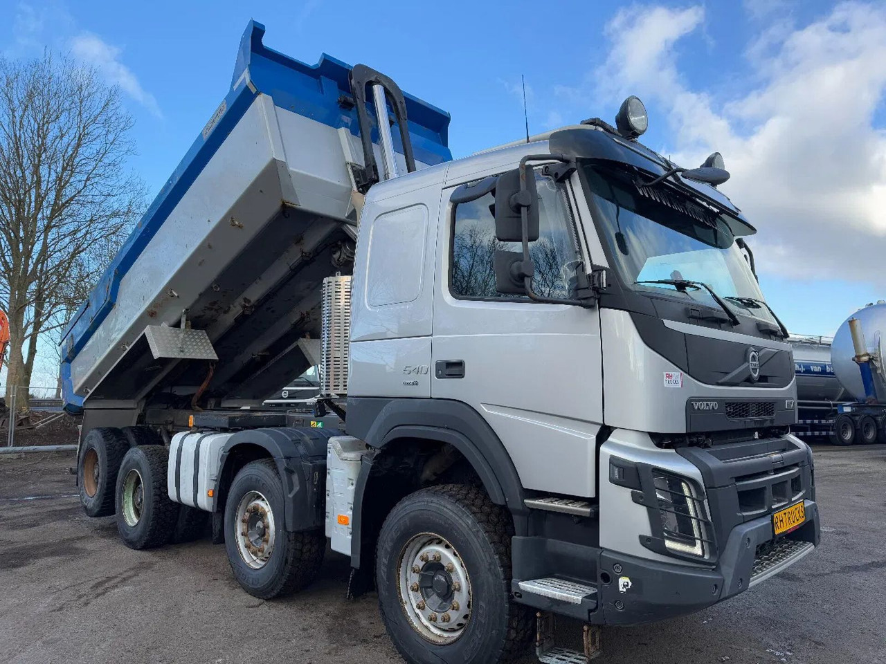 Volvo FMX 540 8X4 - EURO 6 + KIPPER + LIFTING AXLE Volvo FMX 540 8X4 - EURO 6 + KIPPER + LIFTING AXLE - Самосвал камион: снимка 2 Volvo FMX 540 8X4 - EURO 6 + KIPPER + LIFTING AXLE Volvo FMX 540 8X4 - EURO 6 + KIPPER + LIFTING AXLE - Самосвал камион: снимка 2