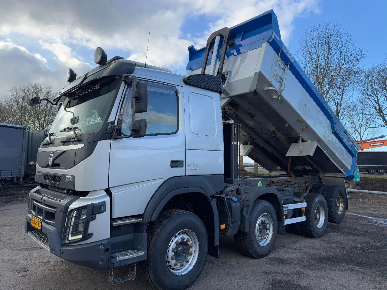 Volvo FMX 540 8X4 - EURO 6 + KIPPER + LIFTING AXLE Volvo FMX 540 8X4 - EURO 6 + KIPPER + LIFTING AXLE - Самосвал камион: снимка 1 Volvo FMX 540 8X4 - EURO 6 + KIPPER + LIFTING AXLE Volvo FMX 540 8X4 - EURO 6 + KIPPER + LIFTING AXLE - Самосвал камион: снимка 1
