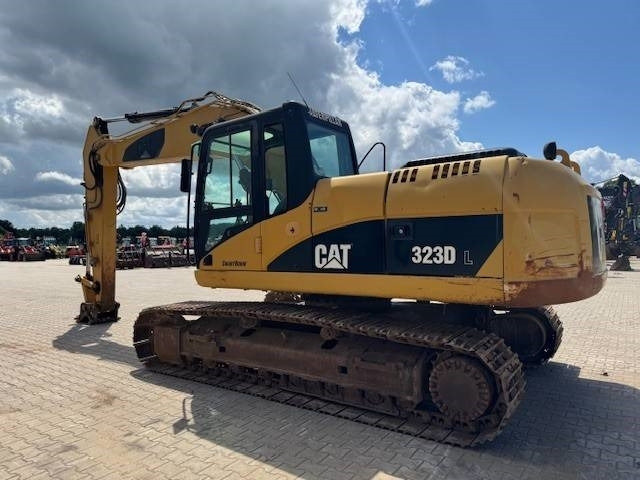 CAT 323 D L - Верижен багер: снимка 5 CAT 323 D L - Верижен багер: снимка 5