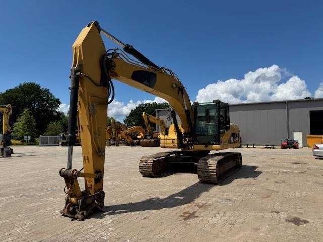 CAT 323 D L - Верижен багер: снимка 2 CAT 323 D L - Верижен багер: снимка 2