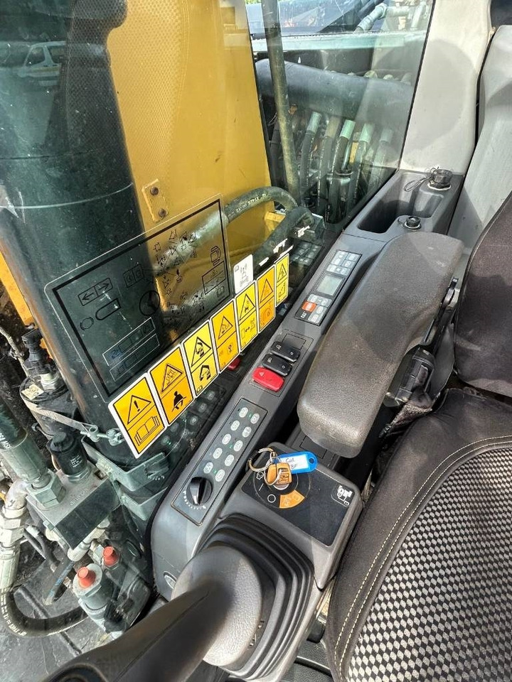 Колесен багер CAT M 318 F: снимка 10
