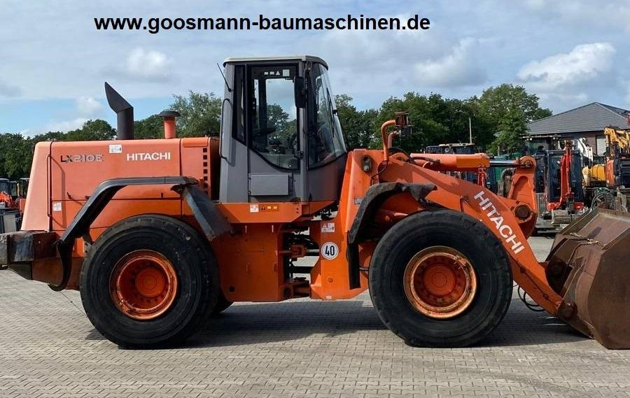 Hitachi LX 210 E - Колесен товарач: снимка 3 Hitachi LX 210 E - Колесен товарач: снимка 3