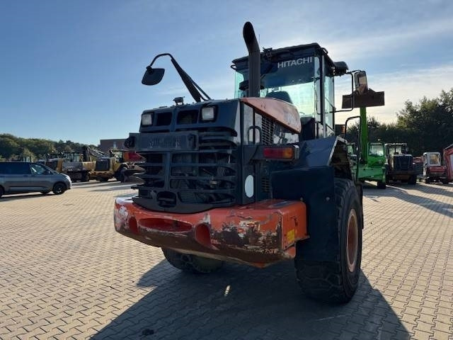 Колесен товарач Hitachi ZW 180: снимка 8
