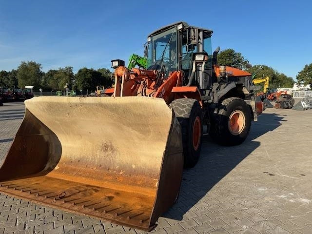 Hitachi ZW 180 - Колесен товарач: снимка 2 Hitachi ZW 180 - Колесен товарач: снимка 2