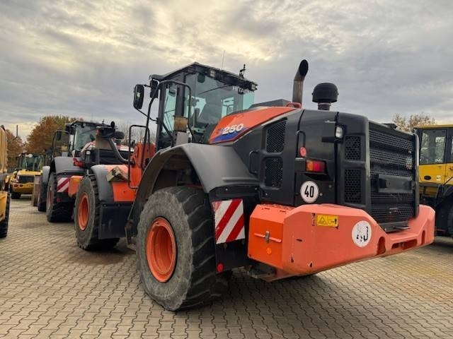 Hitachi ZW 250-6 - Колесен товарач: снимка 5 Hitachi ZW 250-6 - Колесен товарач: снимка 5