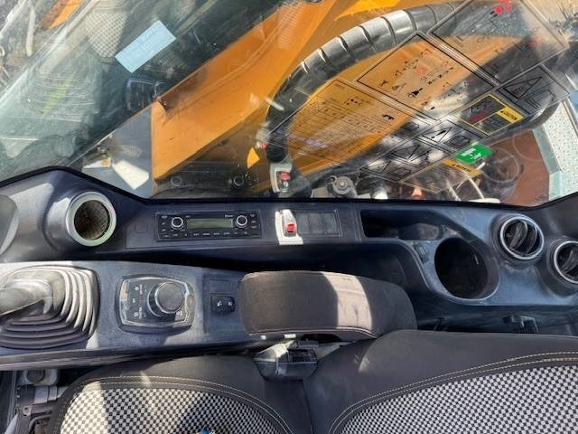 Колесен багер Hyundai HW 210: снимка 13