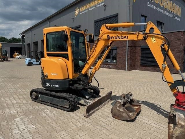 Hyundai R25Z-9 AK - Мини багер: снимка 4 Hyundai R25Z-9 AK - Мини багер: снимка 4
