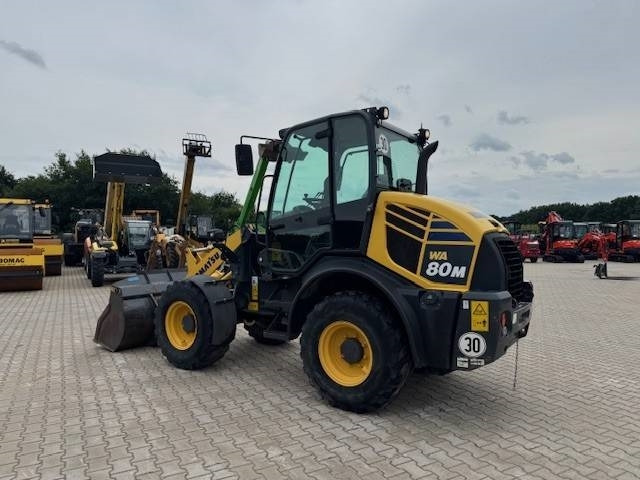 KOMATSU WA 80M - Колесен товарач: снимка 1 KOMATSU WA 80M - Колесен товарач: снимка 1