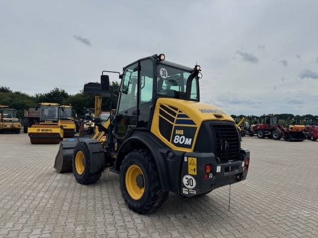 KOMATSU WA 80M - Колесен товарач: снимка 2 KOMATSU WA 80M - Колесен товарач: снимка 2