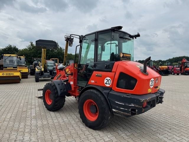 KUBOTA R090 - Колесен товарач: снимка 2 KUBOTA R090 - Колесен товарач: снимка 2
