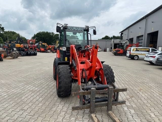 KUBOTA R090 - Колесен товарач: снимка 4 KUBOTA R090 - Колесен товарач: снимка 4