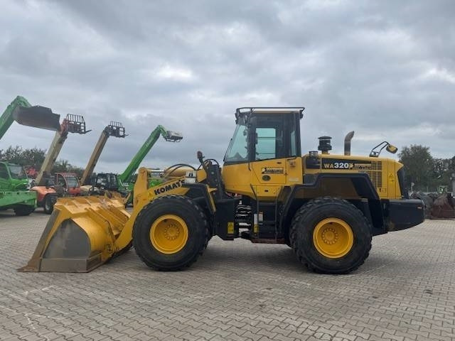 Komatsu WA 320 - Колесен товарач: снимка 2 Komatsu WA 320 - Колесен товарач: снимка 2