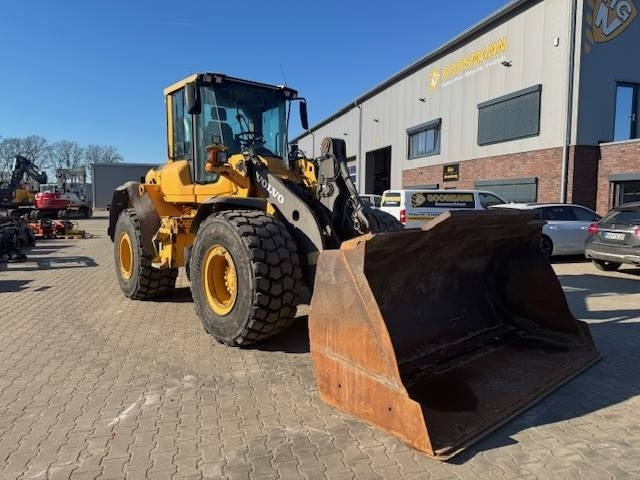 Volvo L 90 F - Колесен товарач: снимка 1 Volvo L 90 F - Колесен товарач: снимка 1