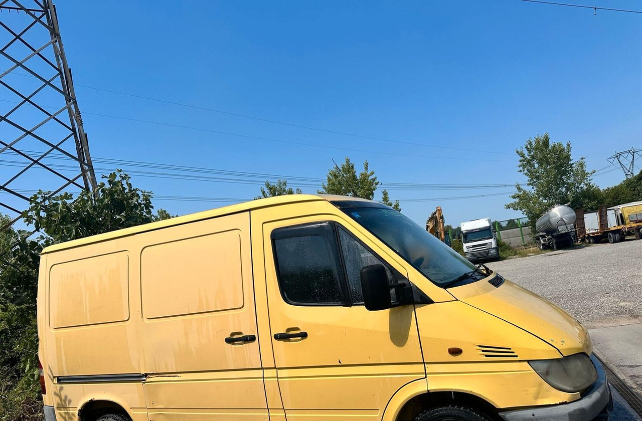 Furgone Mercedes Sprinter 211 - Товарен бус: снимка 3 Furgone Mercedes Sprinter 211 - Товарен бус: снимка 3