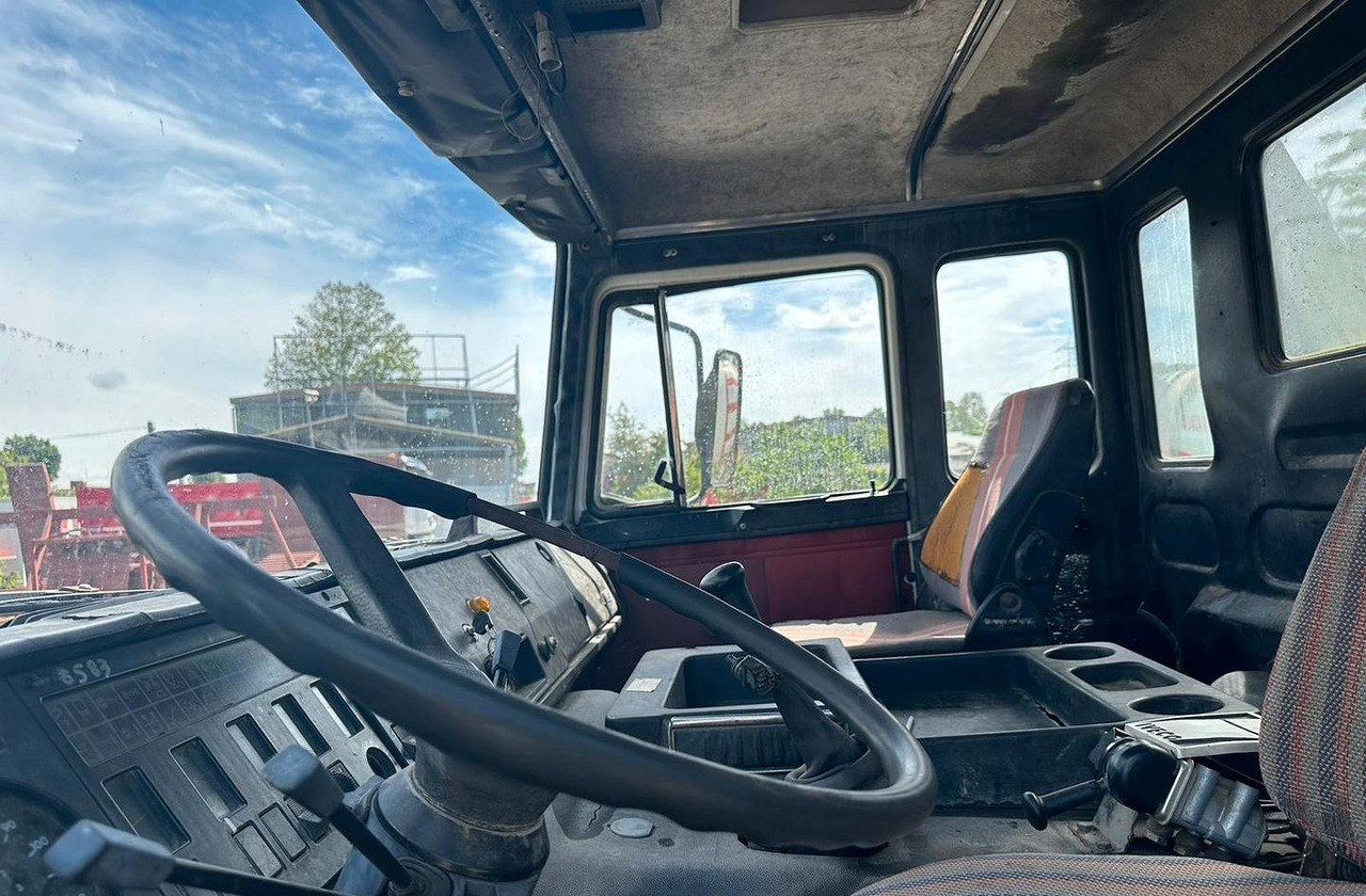 Iveco 330 26 con gru - Бордови камион, Камион с кран: снимка 5 Iveco 330 26 con gru - Бордови камион, Камион с кран: снимка 5