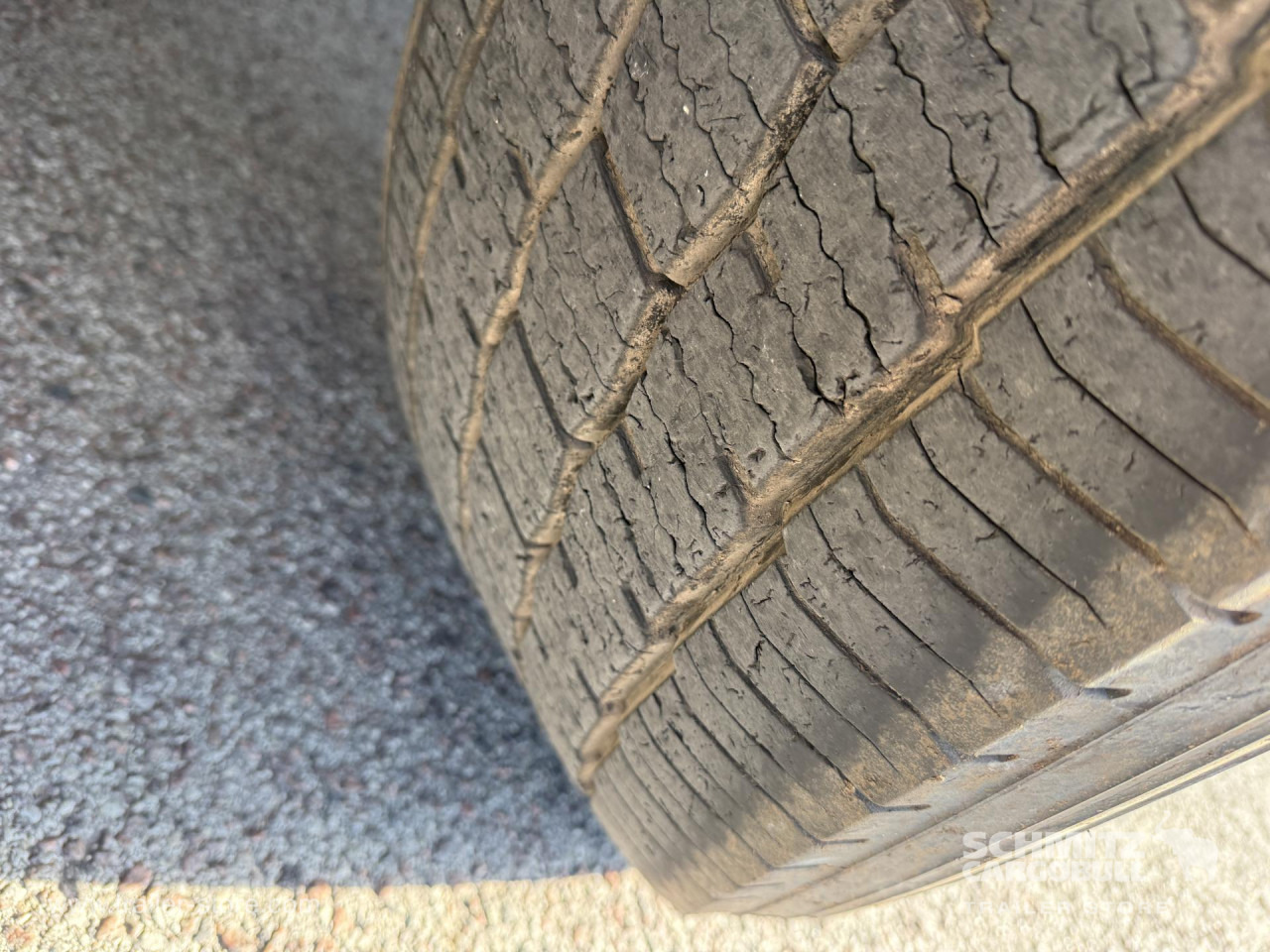 KAESSBOHRER Tipper Steel half pipe body 27m³ - Самосвал полуремарке: снимка 5 KAESSBOHRER Tipper Steel half pipe body 27m³ - Самосвал полуремарке: снимка 5