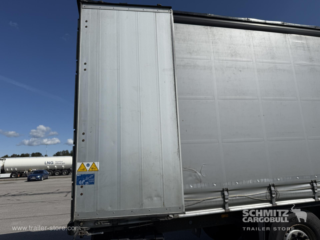 SCHMITZ Curtainsider Standard - Брезентово полуремарке: снимка 2 SCHMITZ Curtainsider Standard - Брезентово полуремарке: снимка 2