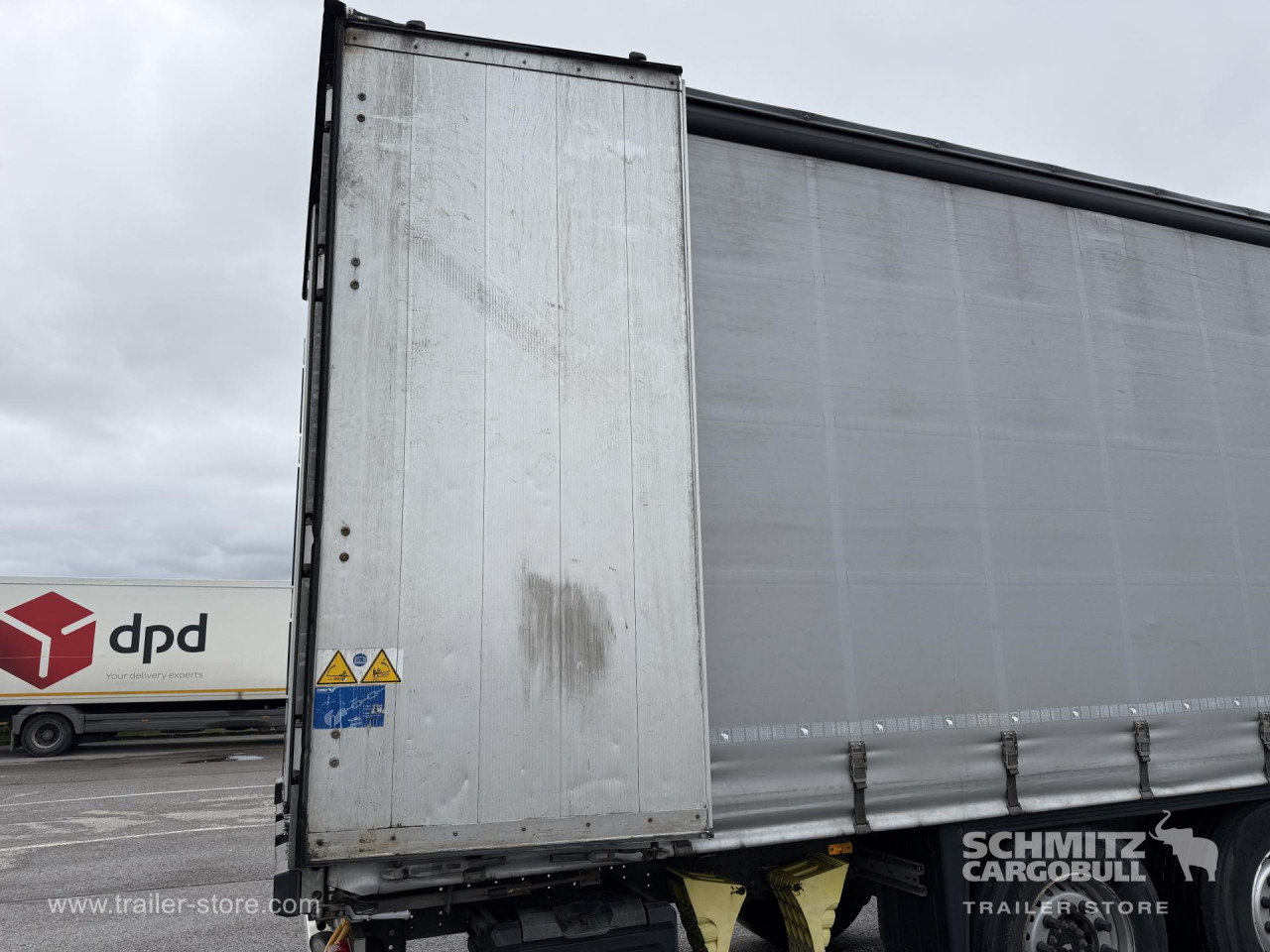 SCHMITZ Curtainsider Standard - Брезентово полуремарке: снимка 2 SCHMITZ Curtainsider Standard - Брезентово полуремарке: снимка 2