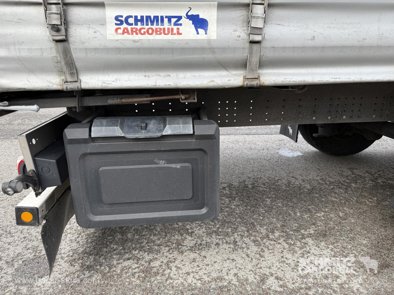 SCHMITZ Curtainsider Standard - Брезентово полуремарке: снимка 4 SCHMITZ Curtainsider Standard - Брезентово полуремарке: снимка 4