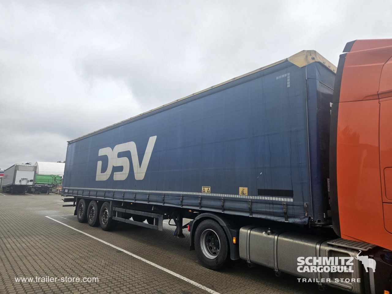 SCHMITZ Curtainsider Standard - Брезентово полуремарке: снимка 4 SCHMITZ Curtainsider Standard - Брезентово полуремарке: снимка 4
