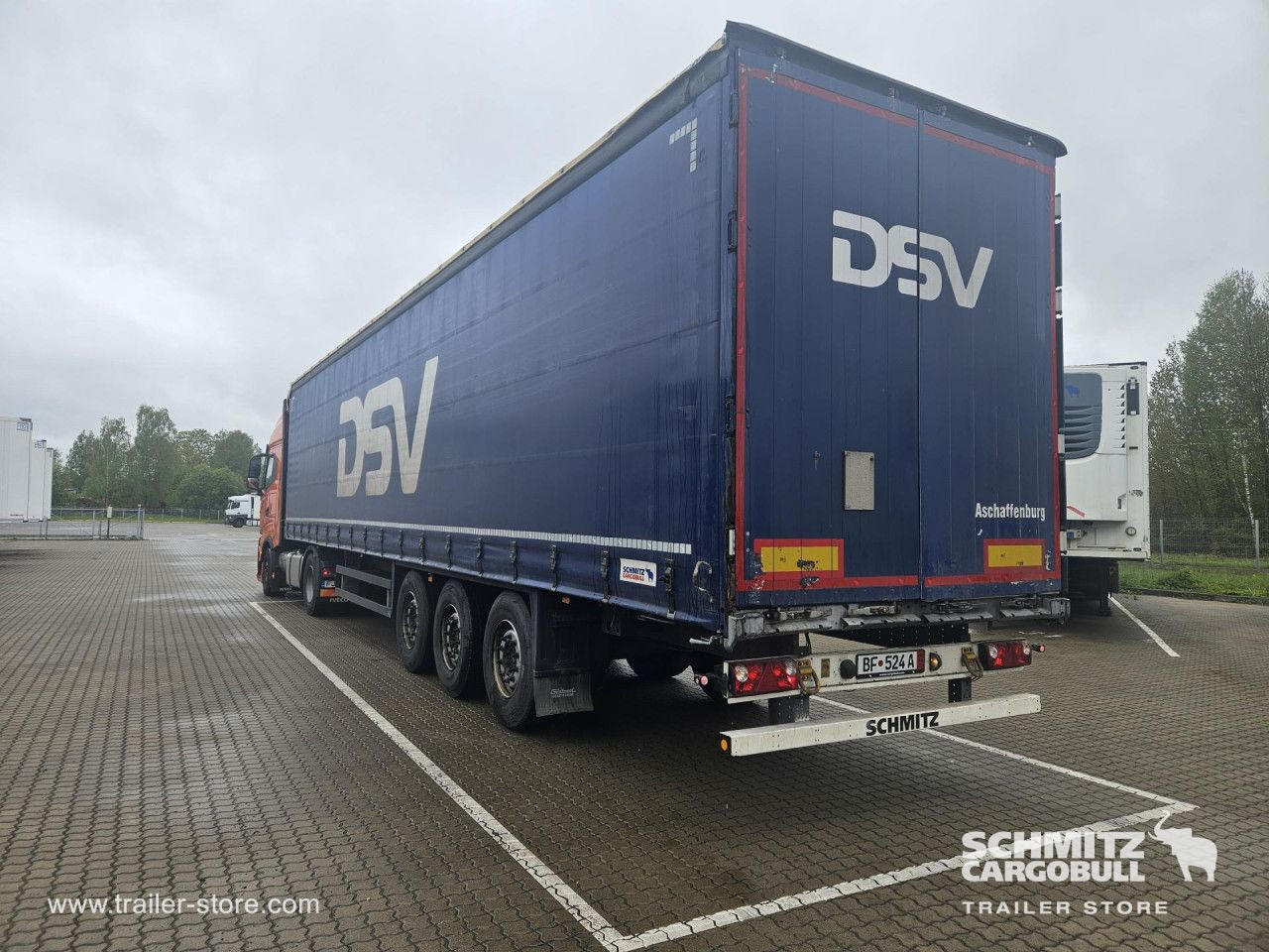 SCHMITZ Curtainsider Standard - Брезентово полуремарке: снимка 2 SCHMITZ Curtainsider Standard - Брезентово полуремарке: снимка 2