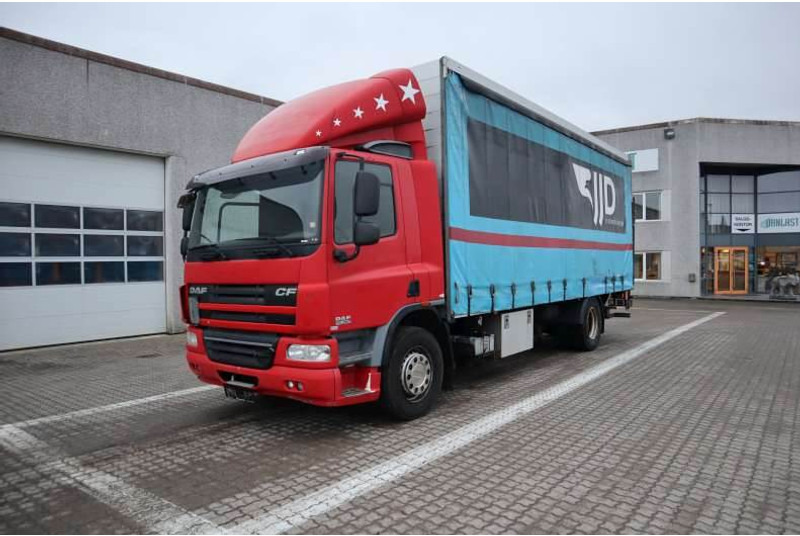 DAF CF 75-360 FA - Камион с брезент: снимка 1 DAF CF 75-360 FA - Камион с брезент: снимка 1
