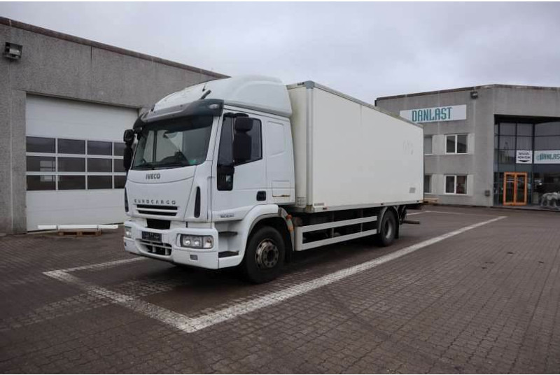 Iveco Eurocargo 4X2 Kasse-lift Afhentning - Камион фургон: снимка 1 Iveco Eurocargo 4X2 Kasse-lift Afhentning - Камион фургон: снимка 1