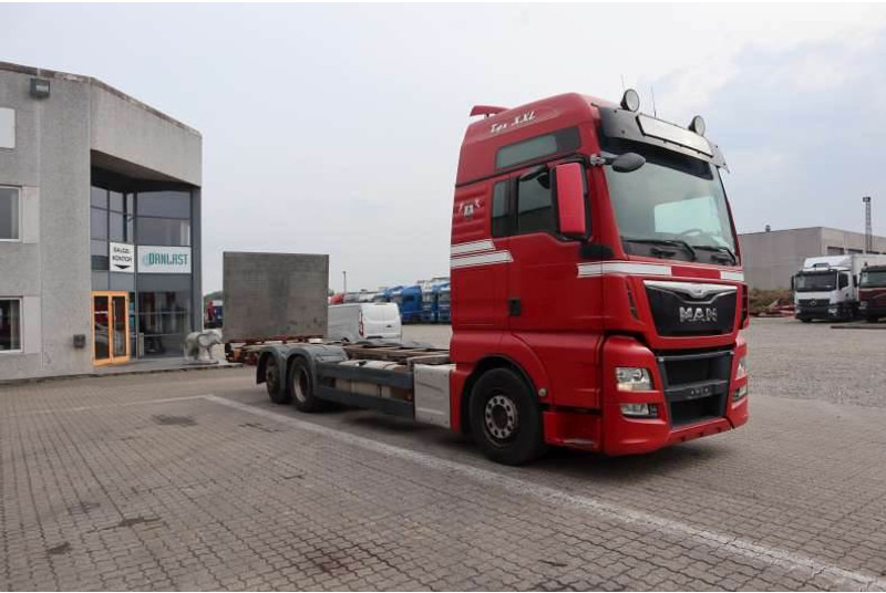 MAN TGX 26.440 EURO 6 - Контейнеровоз/ Сменна каросерия камион: снимка 2 MAN TGX 26.440 EURO 6 - Контейнеровоз/ Сменна каросерия камион: снимка 2