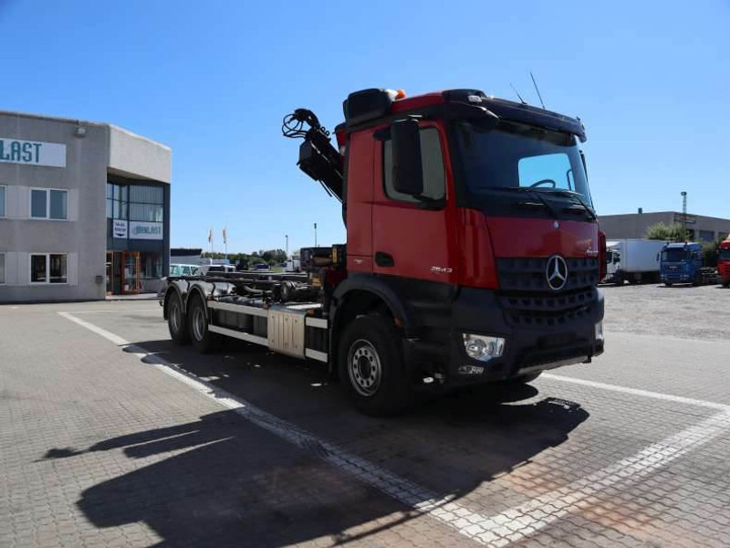Mercedes-Benz Arocs 2643 euro 6 - Камион с кабелна система: снимка 3 Mercedes-Benz Arocs 2643 euro 6 - Камион с кабелна система: снимка 3