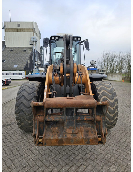 Case 821G - Колесен товарач: снимка 2 Case 821G - Колесен товарач: снимка 2