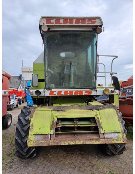 Claas 68s - Зърнокомбайн: снимка 2 Claas 68s - Зърнокомбайн: снимка 2
