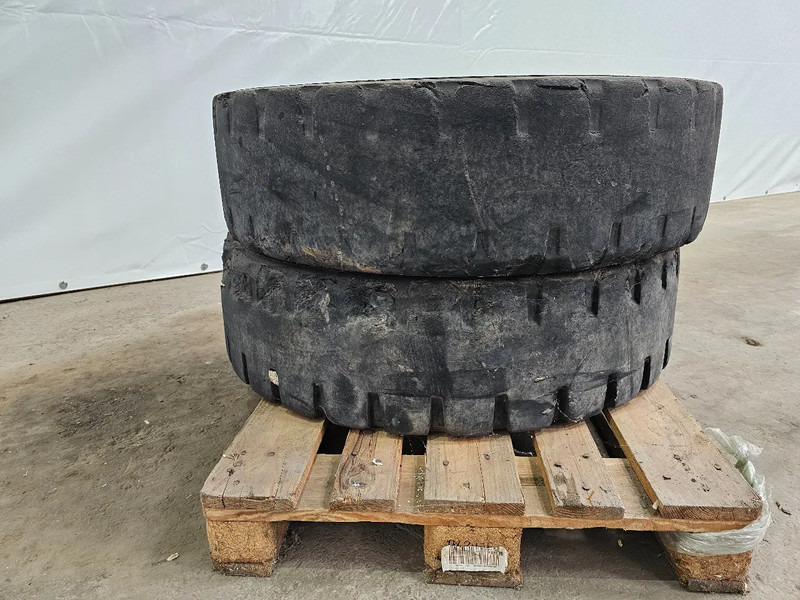 Michelin FULL RUBBER - 315/80R22.5 - Гума за Камион: снимка 3 Michelin FULL RUBBER - 315/80R22.5 - Гума за Камион: снимка 3