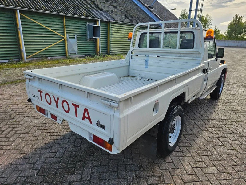 Toyota Land Cruiser LB71MOD - Пикап: снимка 5 Toyota Land Cruiser LB71MOD - Пикап: снимка 5