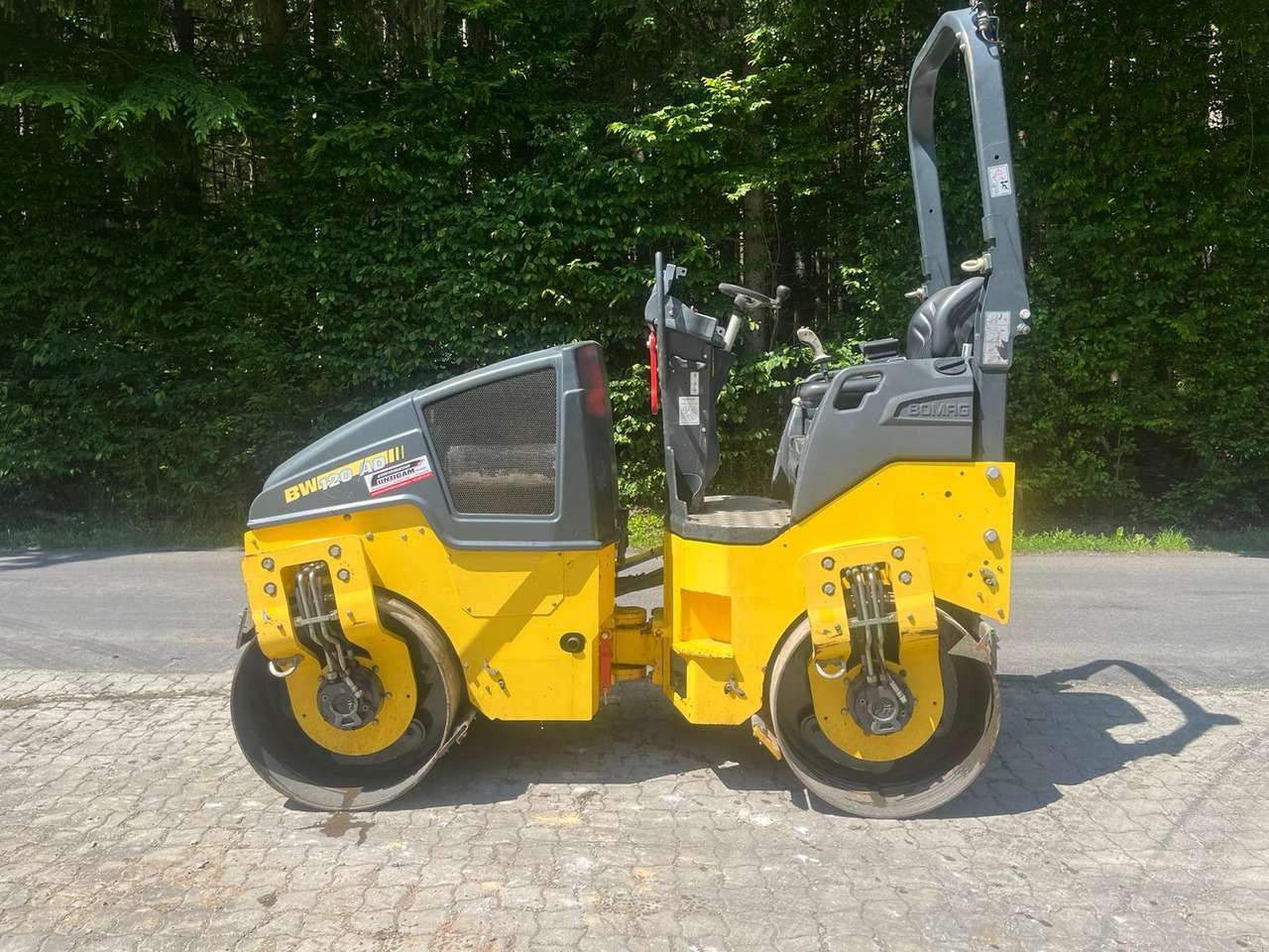 BOMAG BW 120 AD-5 - Мини валяк: снимка 1 BOMAG BW 120 AD-5 - Мини валяк: снимка 1