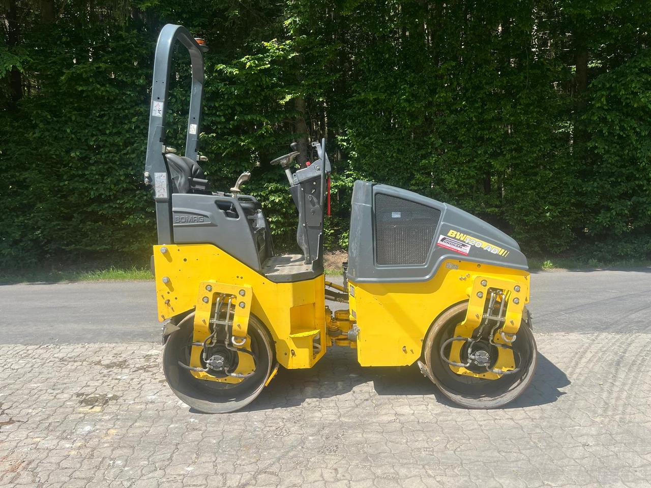 BOMAG BW 120 AD-5 - Мини валяк: снимка 2 BOMAG BW 120 AD-5 - Мини валяк: снимка 2