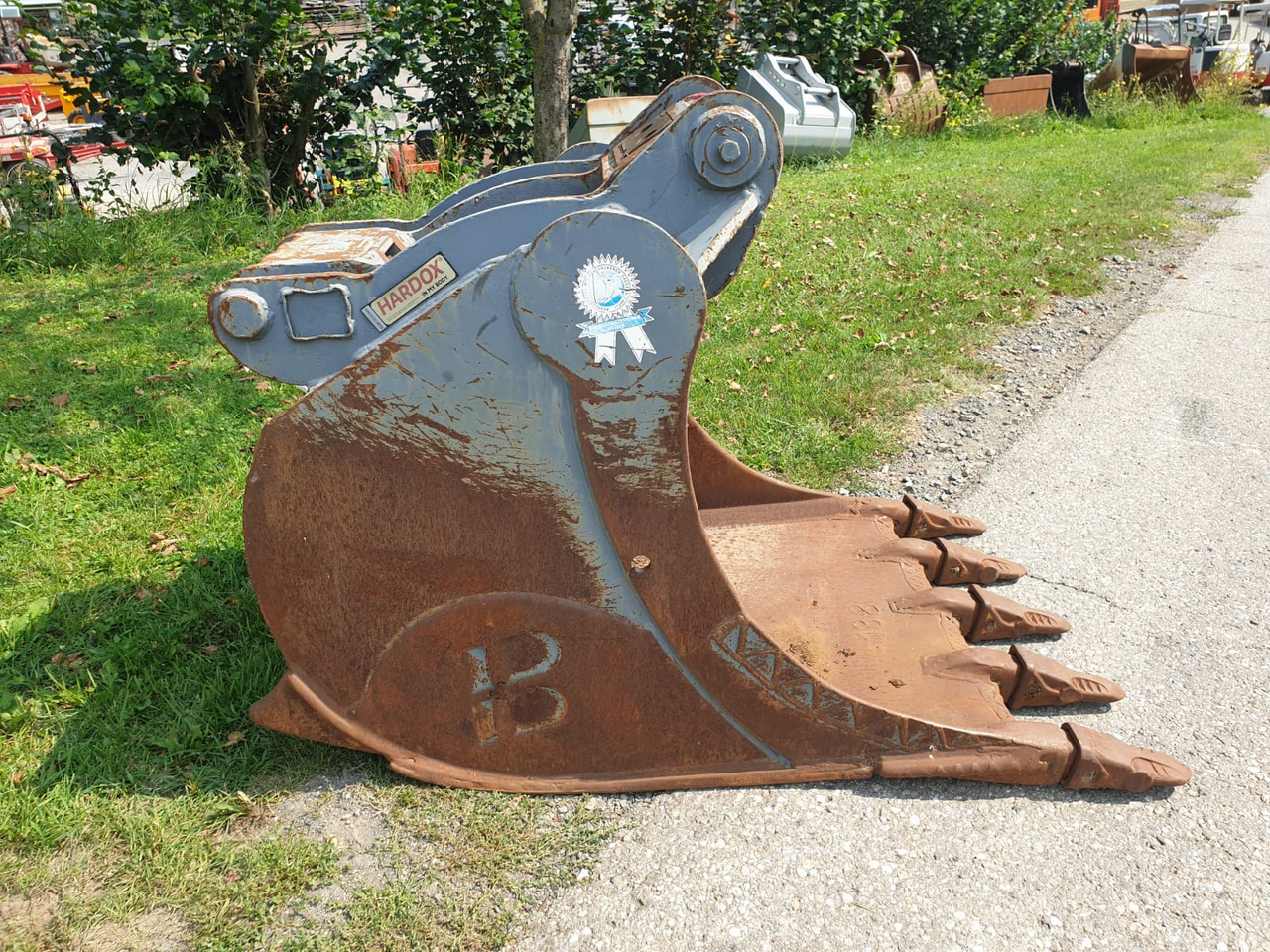 Baumaschinentechnik Bucket 120 cm with SW2 - Кофа за багер за Верижен багер: снимка 4 Baumaschinentechnik Bucket 120 cm with SW2 - Кофа за багер за Верижен багер: снимка 4